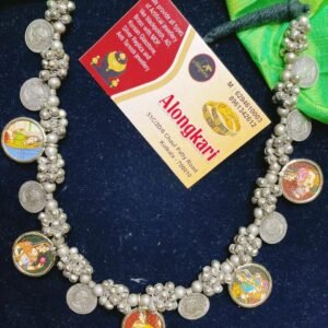 Elegant Women Necklace: Achieve a Stunning and Beautiful Look