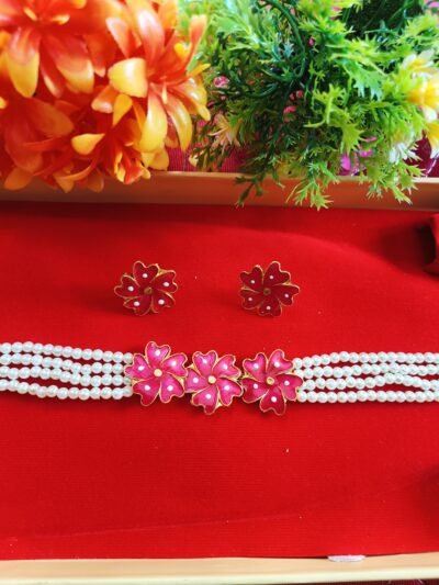 Unique & Gorgeous Choker