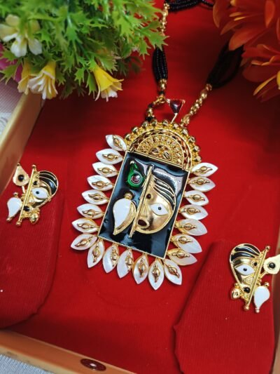 Unique & Gorgeous Pendant For Occasion
