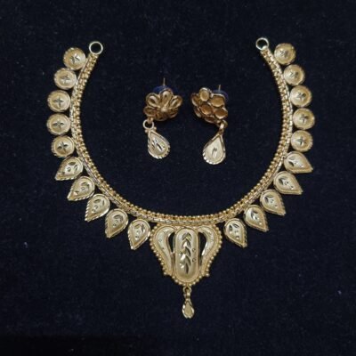 Traditional Gold-Plated Soft Necklace