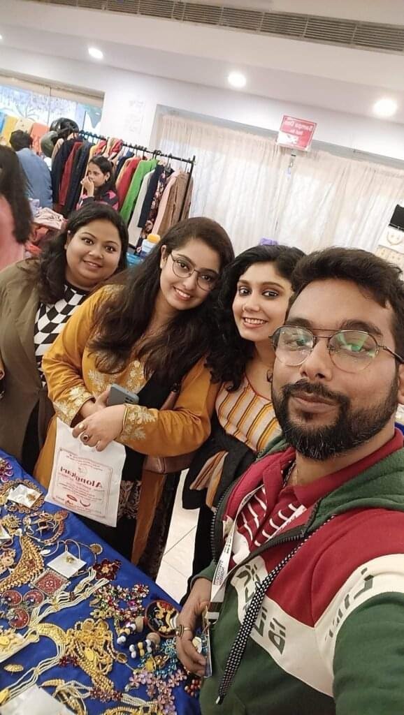 exhibition1_alongkari